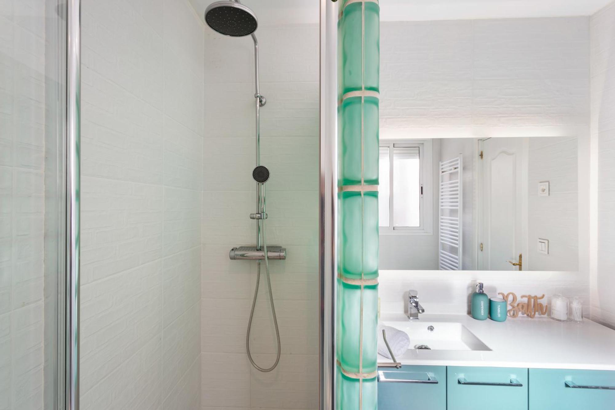 Elegant 1 Bedroom Apartment In The Heart Of Centro Madrid Ngoại thất bức ảnh