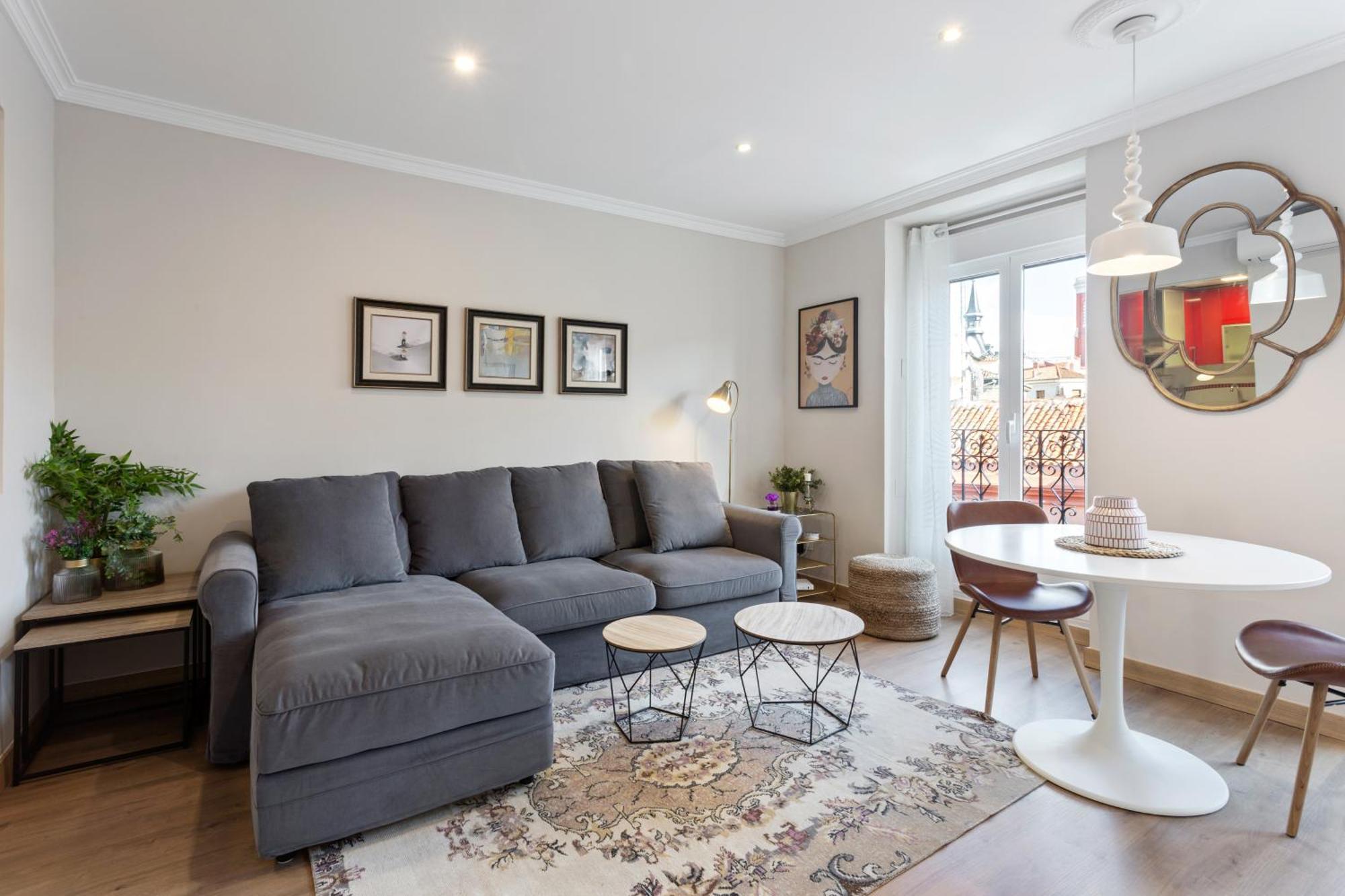 Elegant 1 Bedroom Apartment In The Heart Of Centro Madrid Ngoại thất bức ảnh